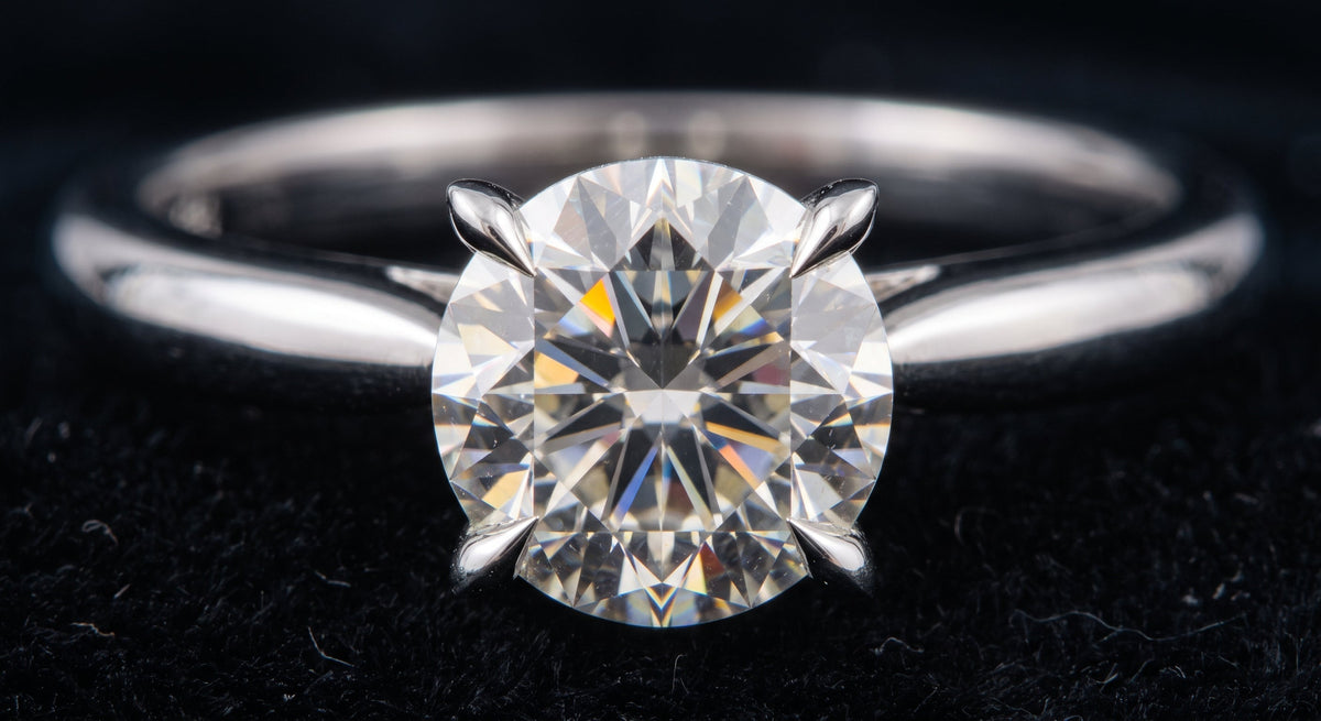 Créer une bague de fiançailles sur mesure : les délais